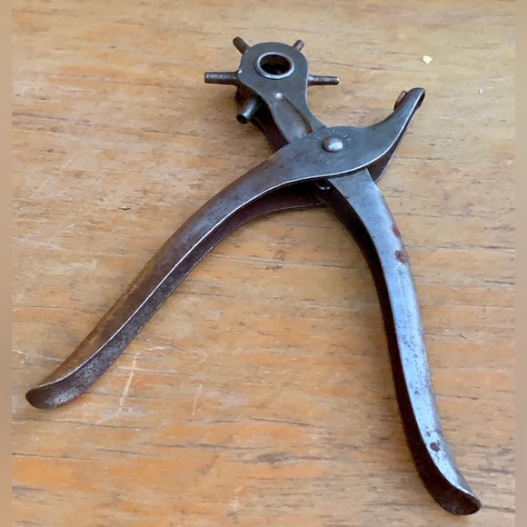 Vintage Sargent & Co. Solid Metal Rotating 6 Size Leather Hole Punching Tool - Picture 8 of 13